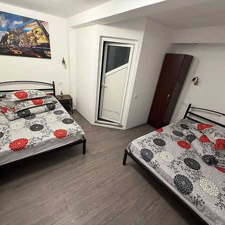 Casa Bucovineana Aparthotel Jászvásár Kültér fotó