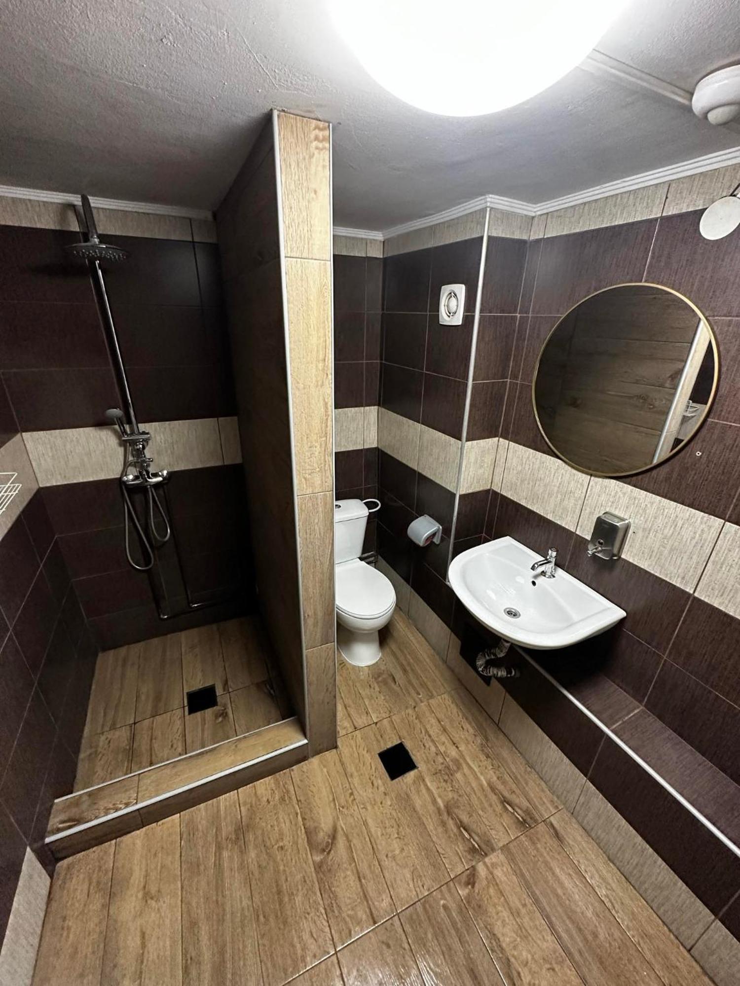Casa Bucovineana Aparthotel Jászvásár Kültér fotó