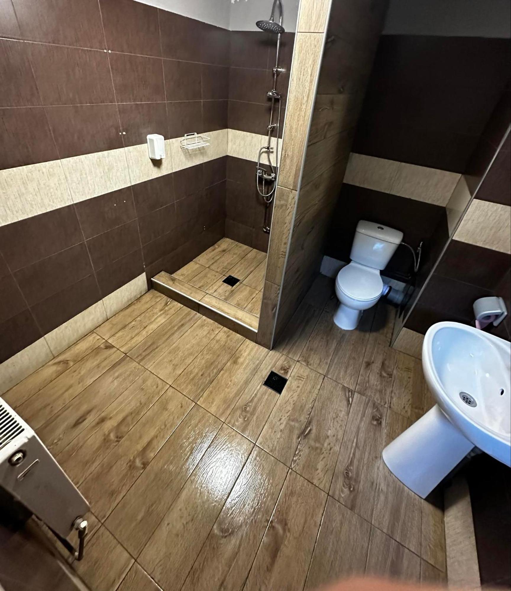 Casa Bucovineana Aparthotel Jászvásár Kültér fotó