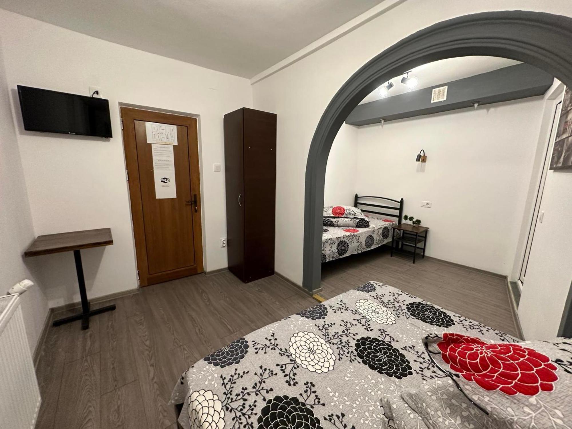 Casa Bucovineana Aparthotel Jászvásár Kültér fotó