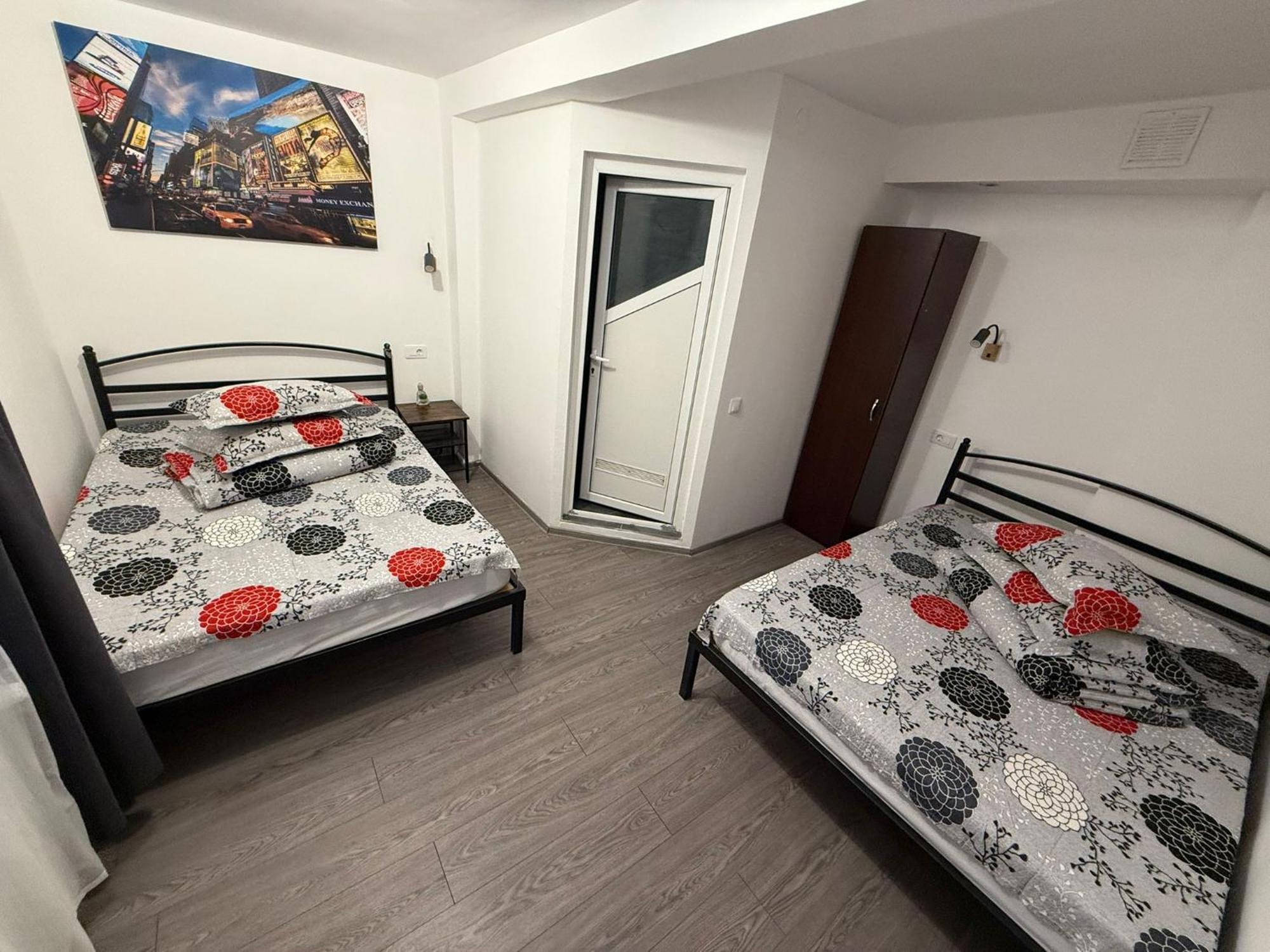 Casa Bucovineana Aparthotel Jászvásár Kültér fotó